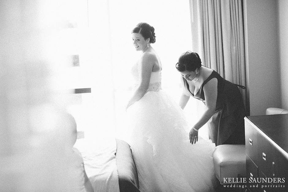 Kellie Saunders Photography, Bride getting ready